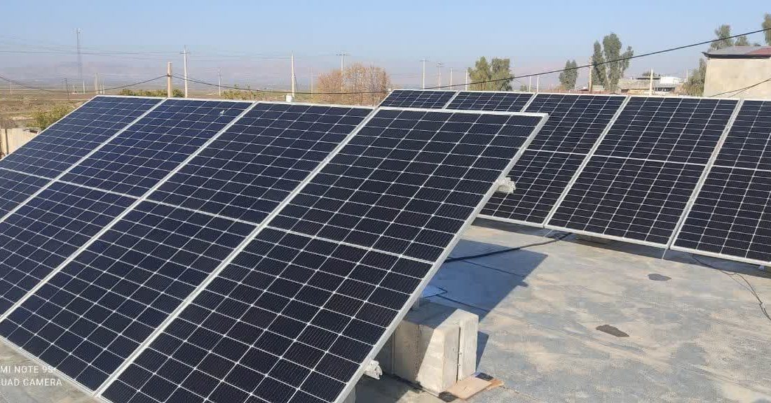 نصب و راه‌اندازی ۳ نیروگاه خورشیدی خانگی در شهرستان سرپل ذهاب برای مددجویان کمیته امداد