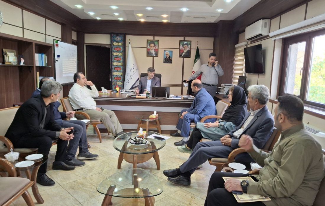 دیدار سرپرست اداره‌کل ورزش و جوانان استان کرمانشاه با رئیس سازمان مدیریت و برنامه‌ریزی استان در راستای پیگیری تخصیص اعتبار برای استادیوم آزادی کرمانشاه