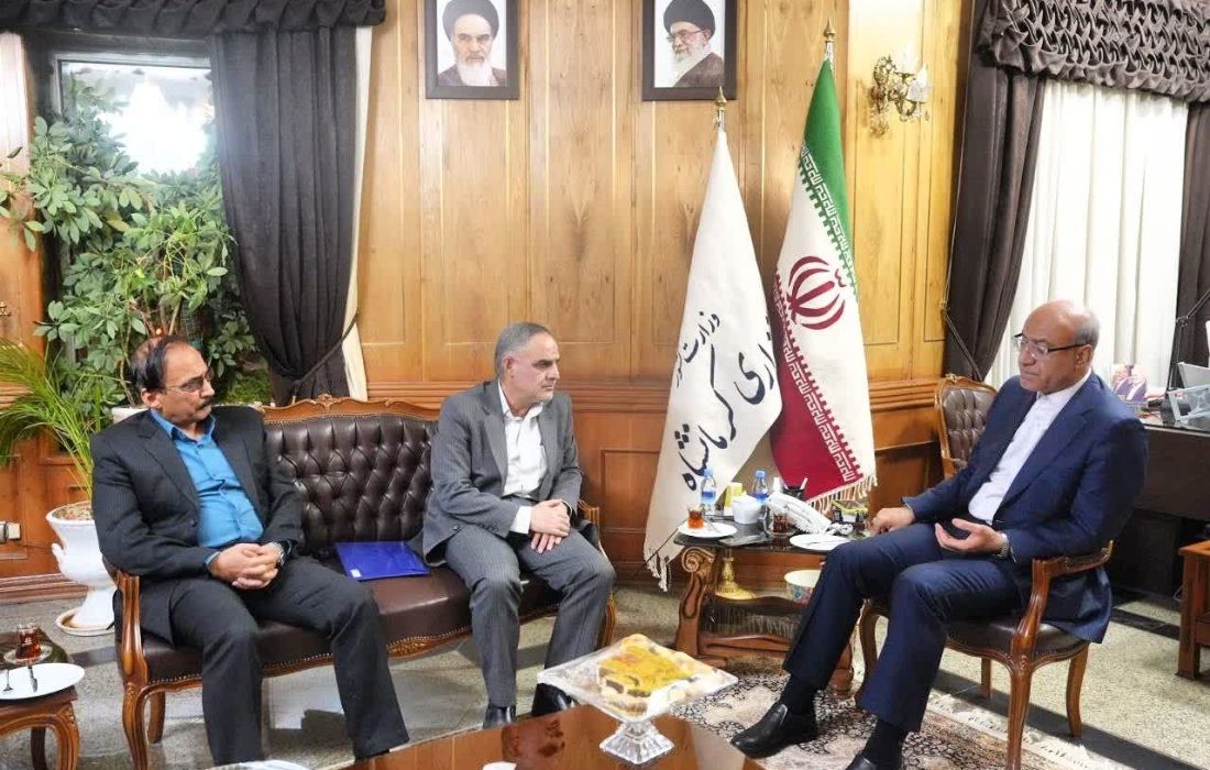 بیمه‌ها باید هم‌پای مردم در ارائه خدمات و پرداخت تعهدات، مسئولیت‌پذیر باشند/ یک‌میلیون و ۲۰۰ هزار کرمانشاهی زیر پوشش بیمه سلامت؛ ضرورت تقویت منابع